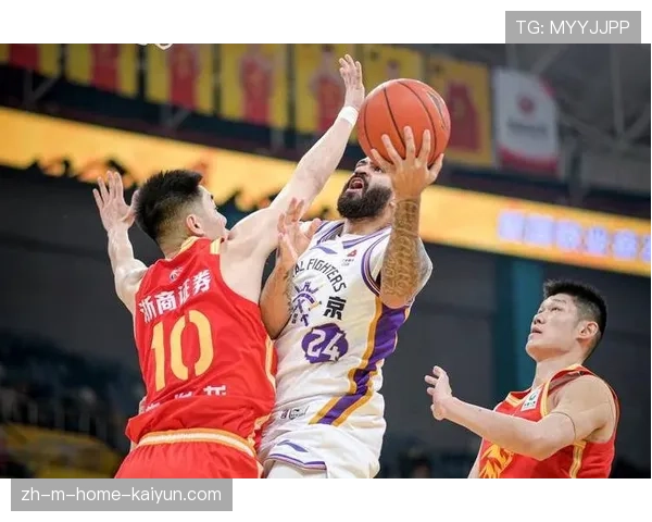 浙江队塔克场均19.1分5.4助攻 组织进攻效率值突出